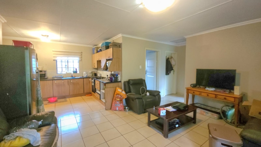 To Let 2 Bedroom Property for Rent in Melodie North West